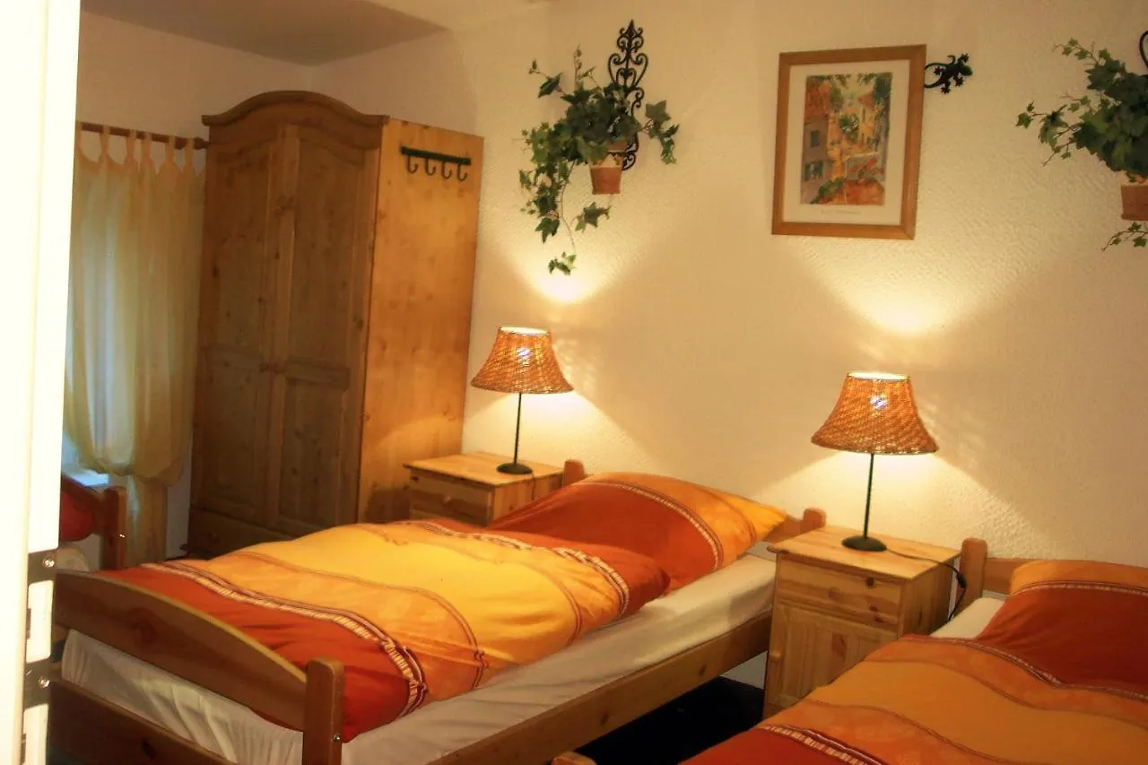 Holiday home Ferienhaus Kutscherhaus Casa Chabeli - Berlin, Max 11 Personen