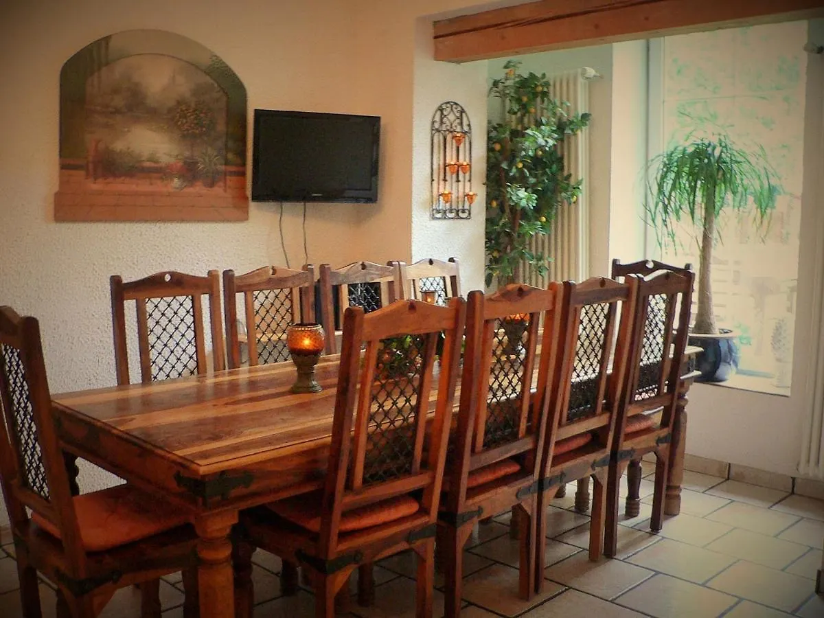 Holiday home Ferienhaus Kutscherhaus Casa Chabeli - Berlin, Max 11 Personen Germany