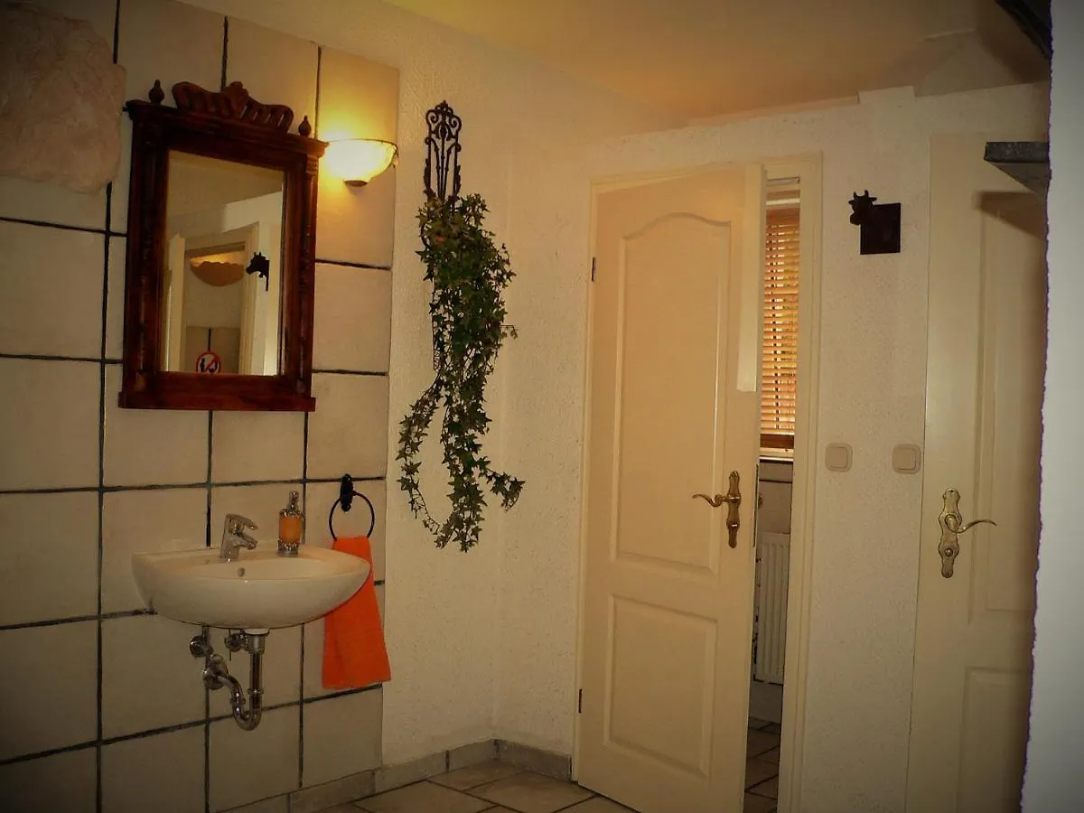 Holiday home Ferienhaus Kutscherhaus Casa Chabeli - Berlin, Max 11 Personen