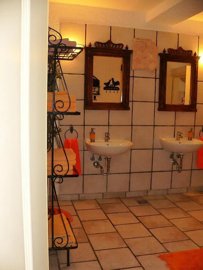 Ferienhaus Kutscherhaus Casa Chabeli - Berlin, Max 11 Personen Holiday home Berlin