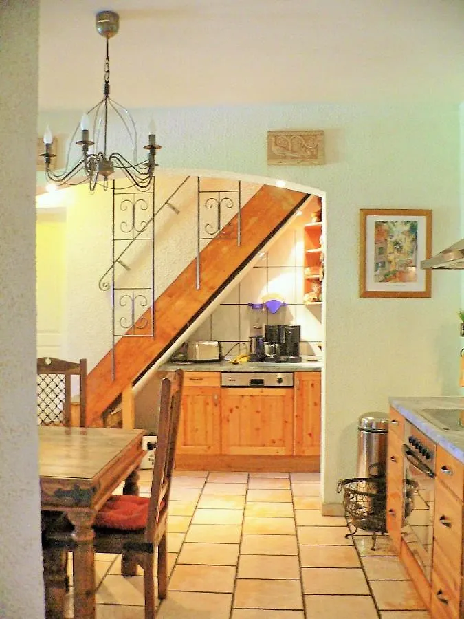 Holiday home Ferienhaus Kutscherhaus Casa Chabeli - Berlin, Max 11 Personen