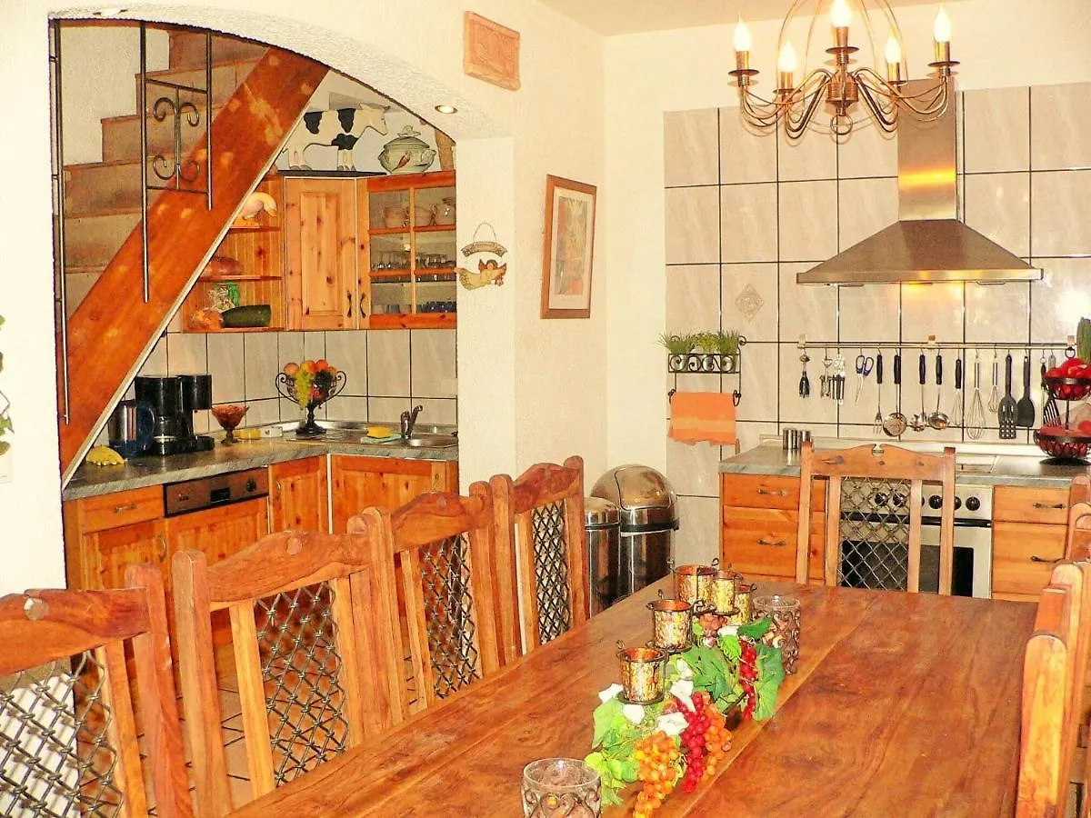 Holiday home Ferienhaus Kutscherhaus Casa Chabeli - Berlin, Max 11 Personen
