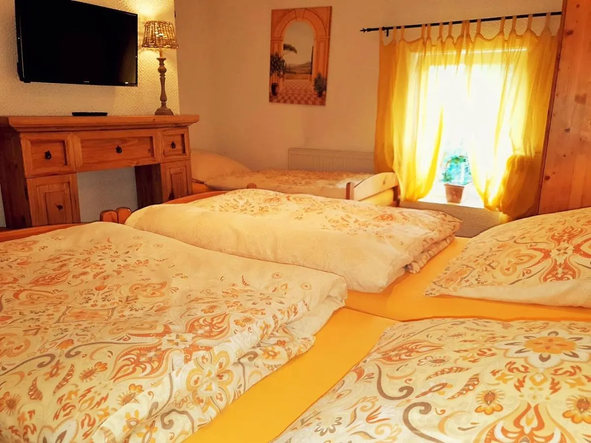 Ferienhaus Kutscherhaus Casa Chabeli - Berlin, Max 11 Personen Holiday home Berlin